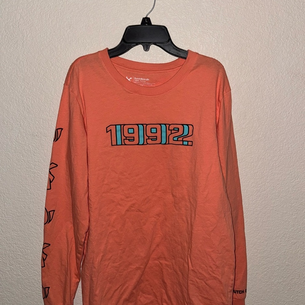 Dutch bros long sleeve size Large!